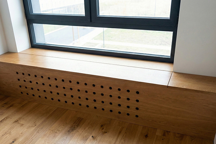 Деревянный подоконник с зоной хранения (1). Работы компании РСК Интерьер.