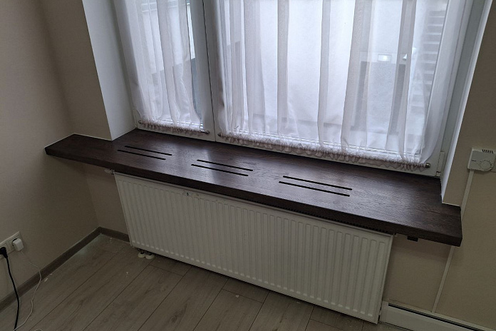 Подоконник из сращенного дуба в цвете венге (4). Работы компании РСК Интерьер.