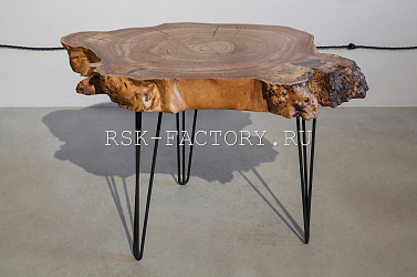 Стол журнальный из спила карагача. Работы компании РСК Интерьер.